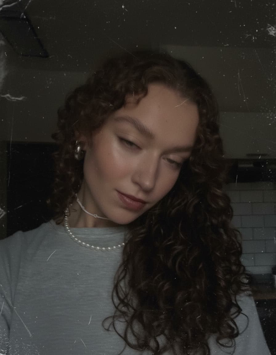 Пример плохого фото: тени, очки, размытость